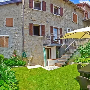 Casa Del Borgo Pregasio Garden And View By Gardadomusmea Ferienhaus